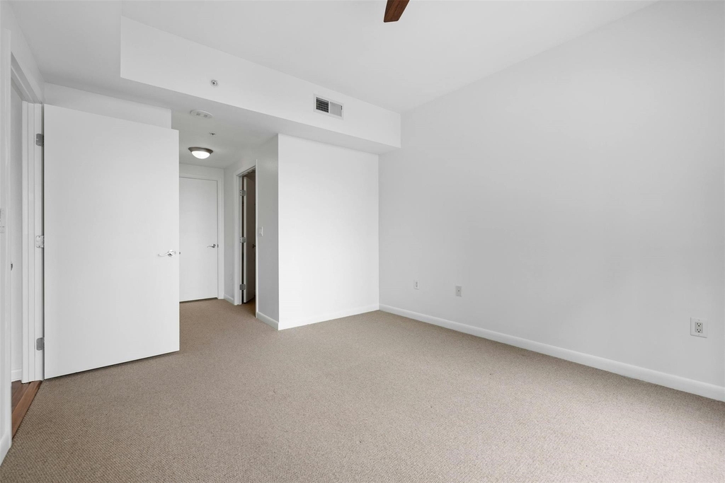 54 Rainey St - Photo 20