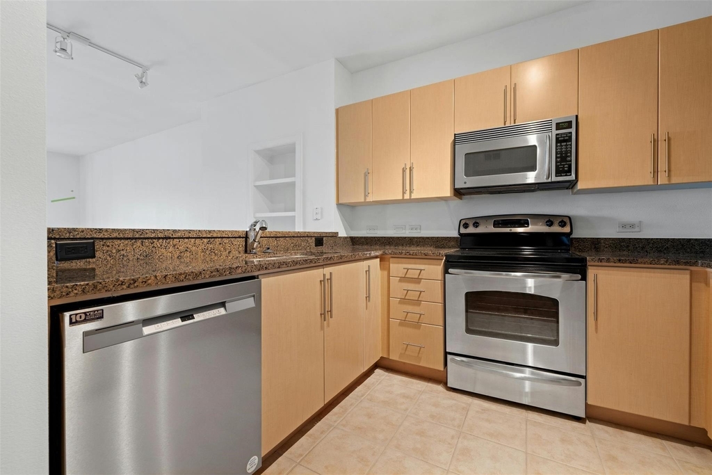 54 Rainey St - Photo 3