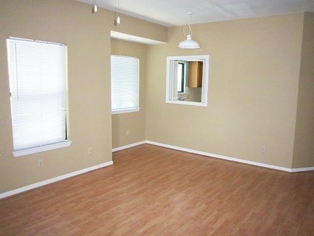 1004 Charlotte St - Photo 2