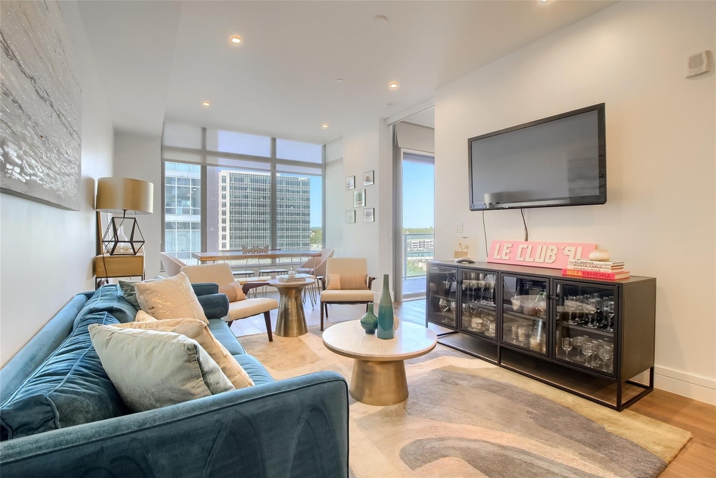 501 West Ave - Photo 3