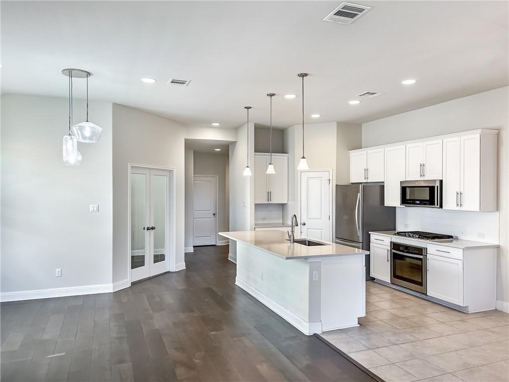 309 Cyril Dr - Photo 2