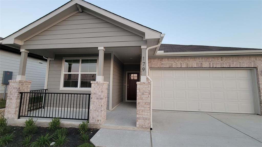 179 Sweetwater Dr - Photo 1