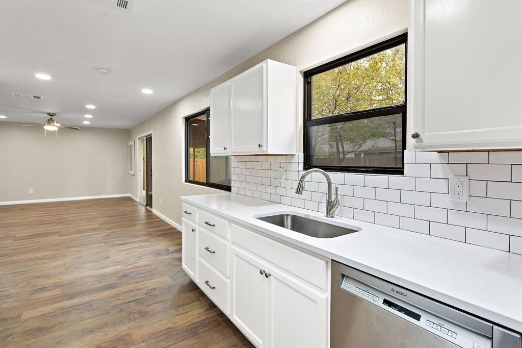 1905 Farnswood Dr - Photo 6
