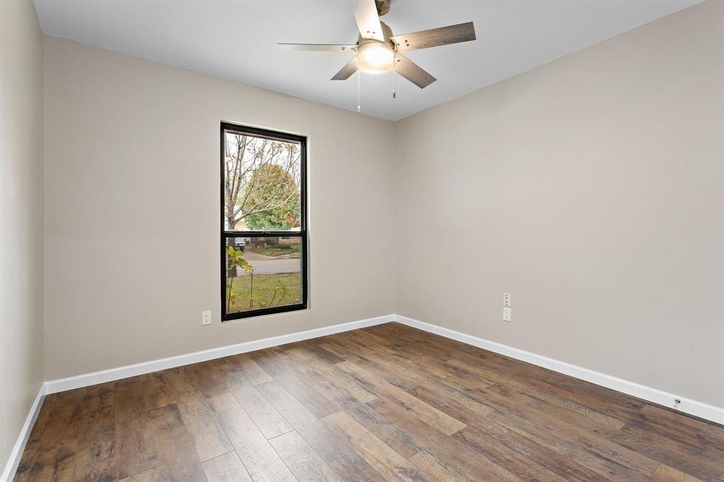 1905 Farnswood Dr - Photo 14