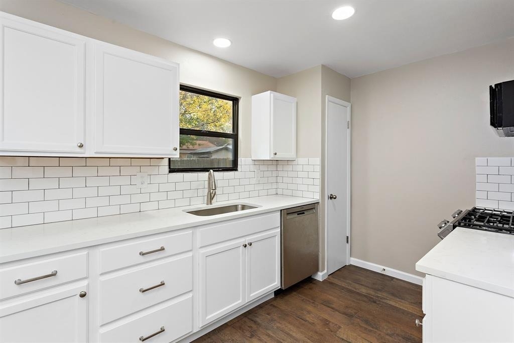 1905 Farnswood Dr - Photo 5