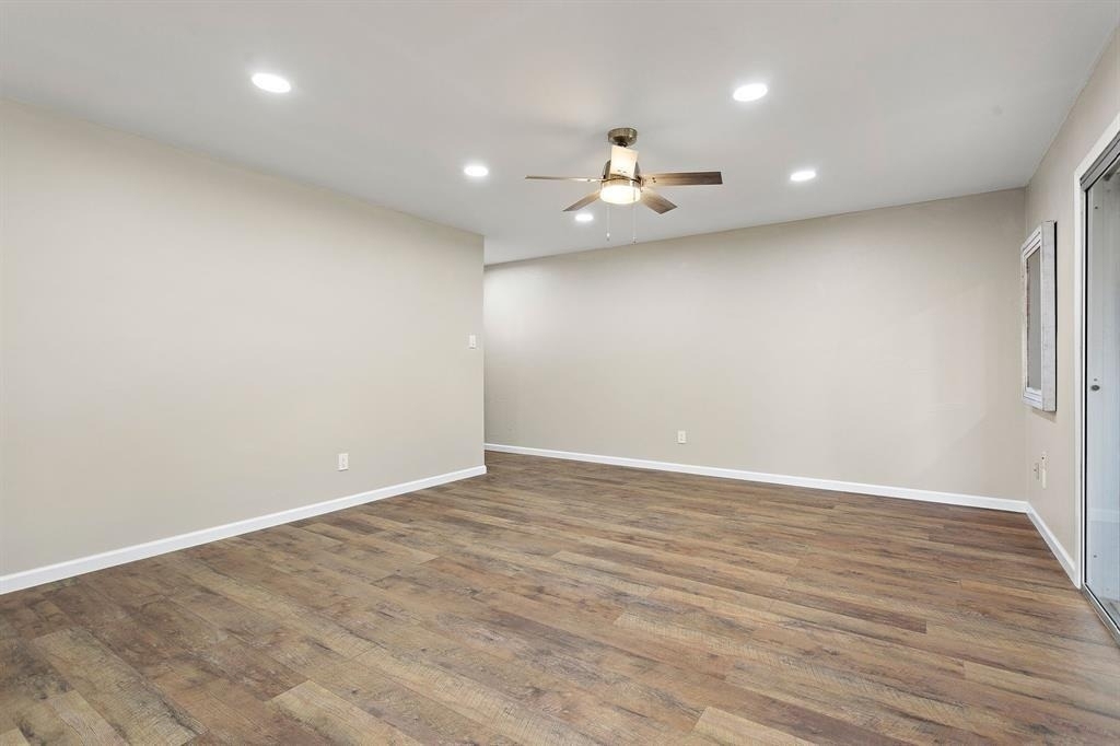 1905 Farnswood Dr - Photo 10