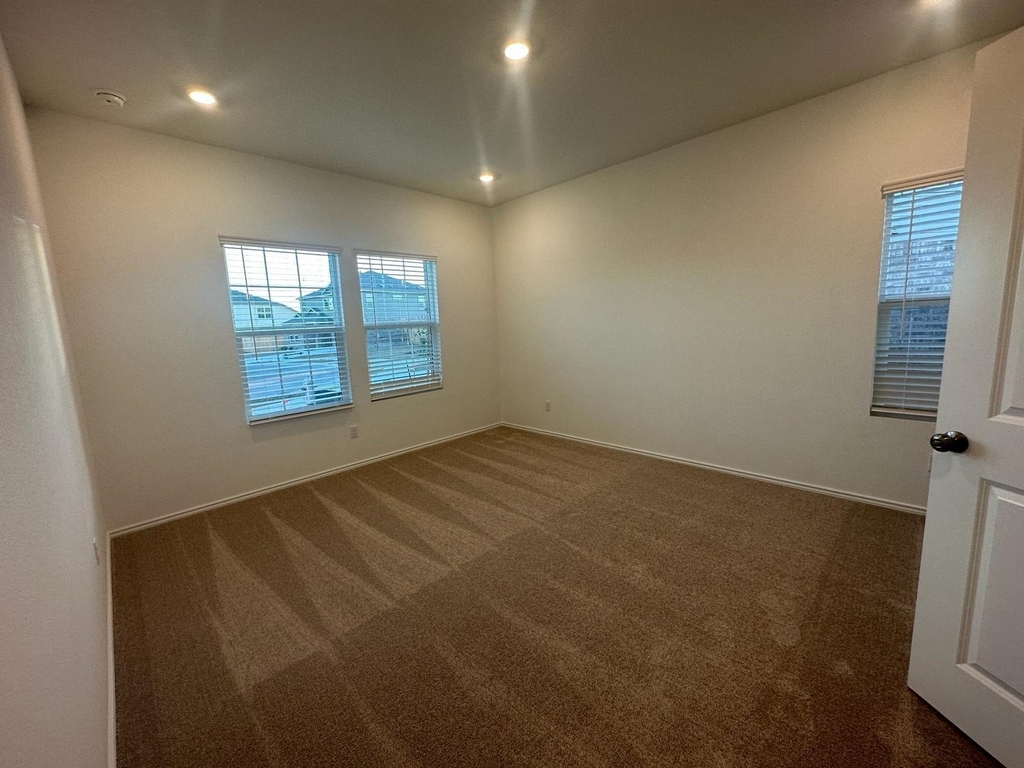 1018 Ascari Ct - Photo 6