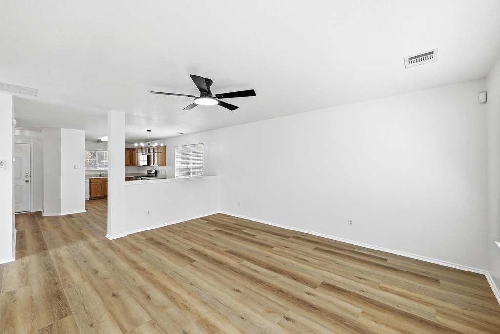 332 Wetzel - Photo 3