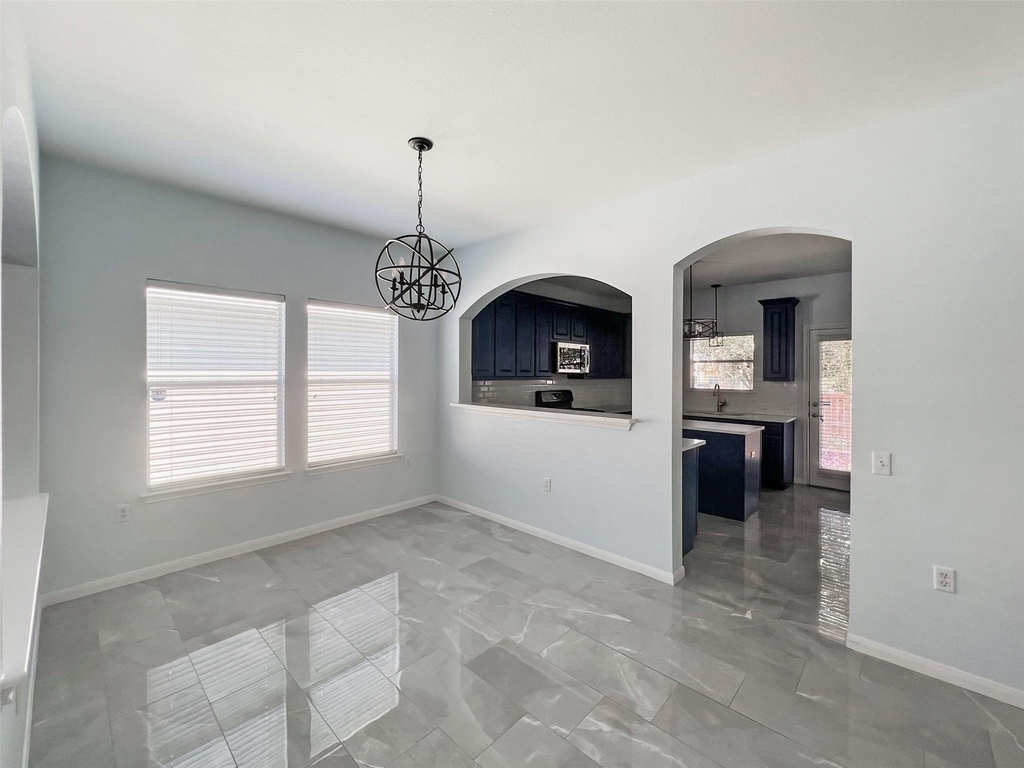 3917 Bronco Bend Loop - Photo 5