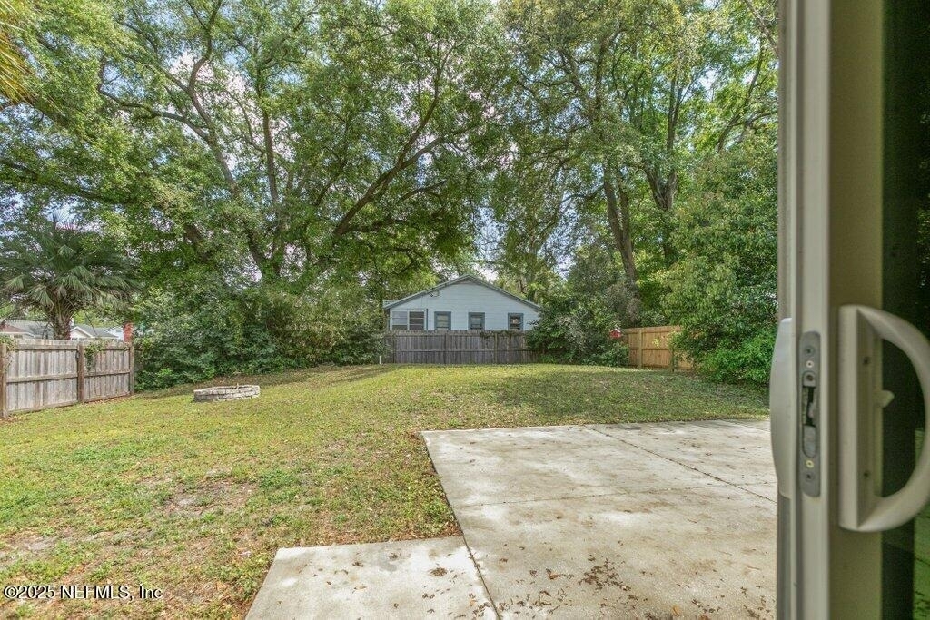 2235 Bayview Road - Photo 32
