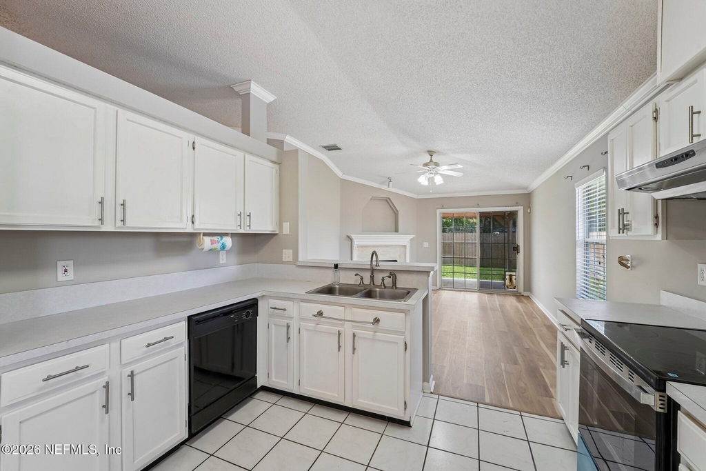 1219 Stern Way - Photo 11