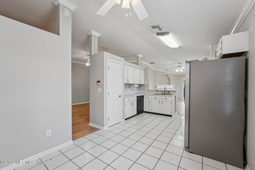 1219 Stern Way - Photo 14