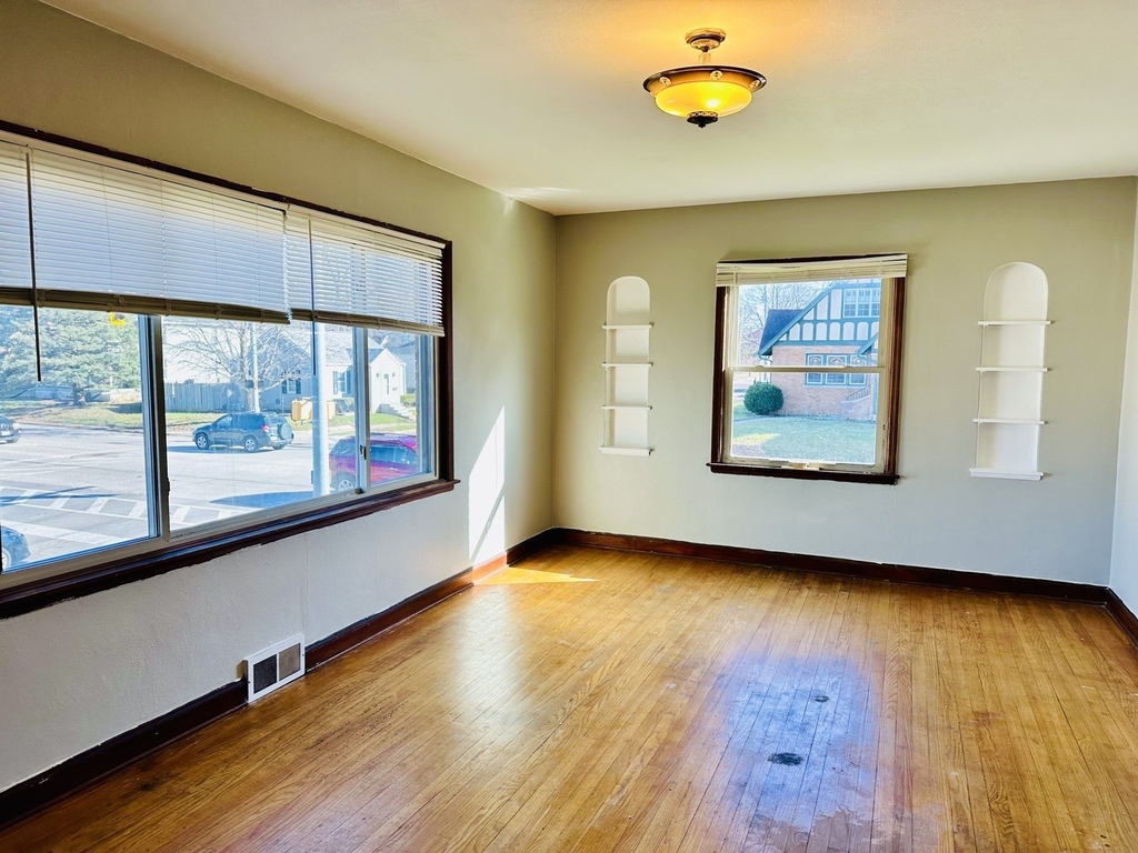 1195 27th Street - Photo 3