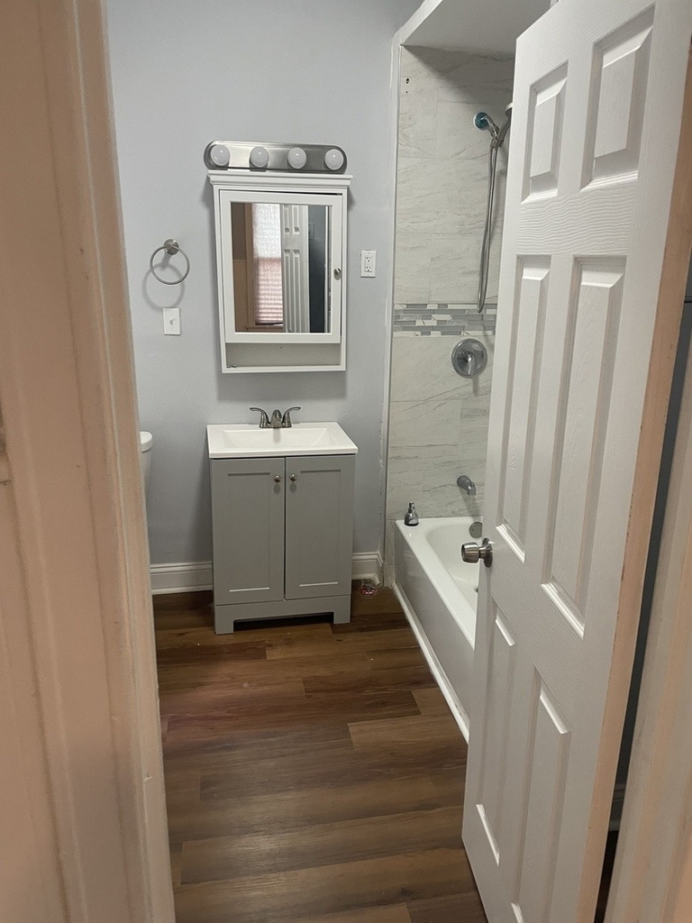 451 E 111th Street Se - Photo 5