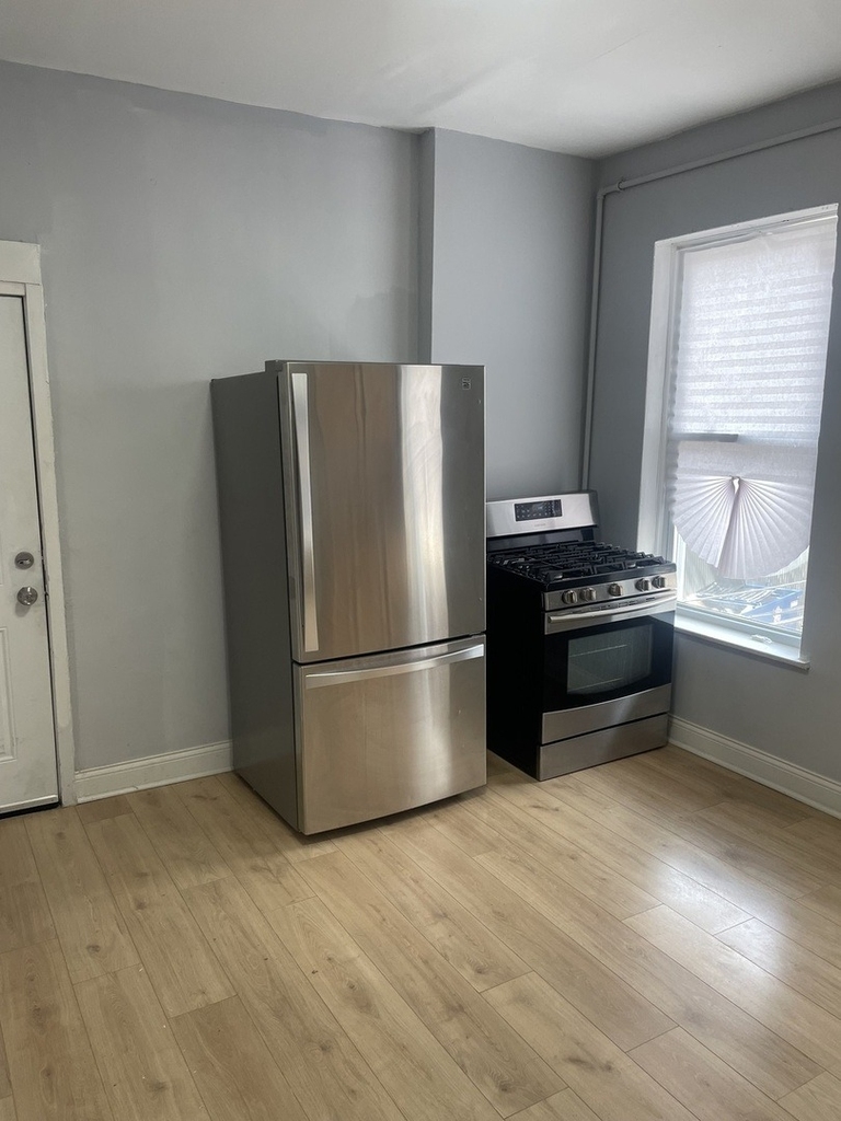 451 E 111th Street Se - Photo 2