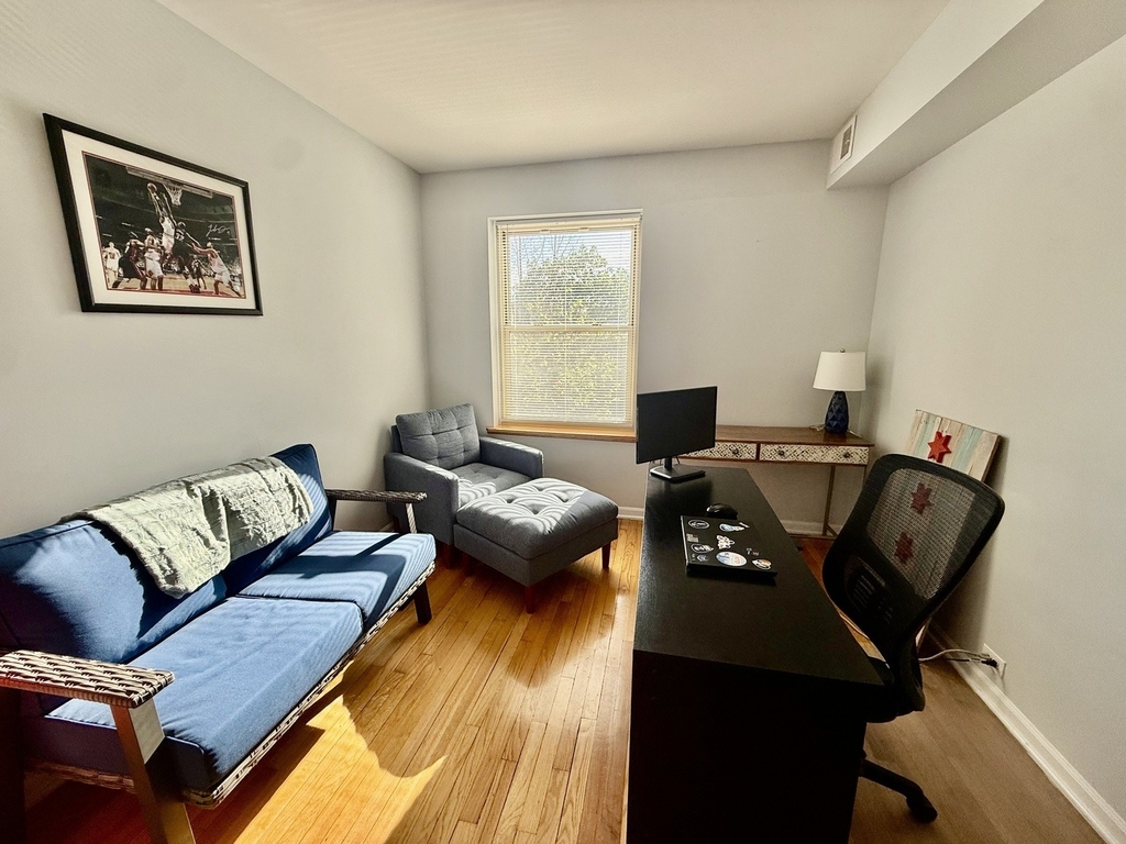 4915 N Wolcott Avenue - Photo 2