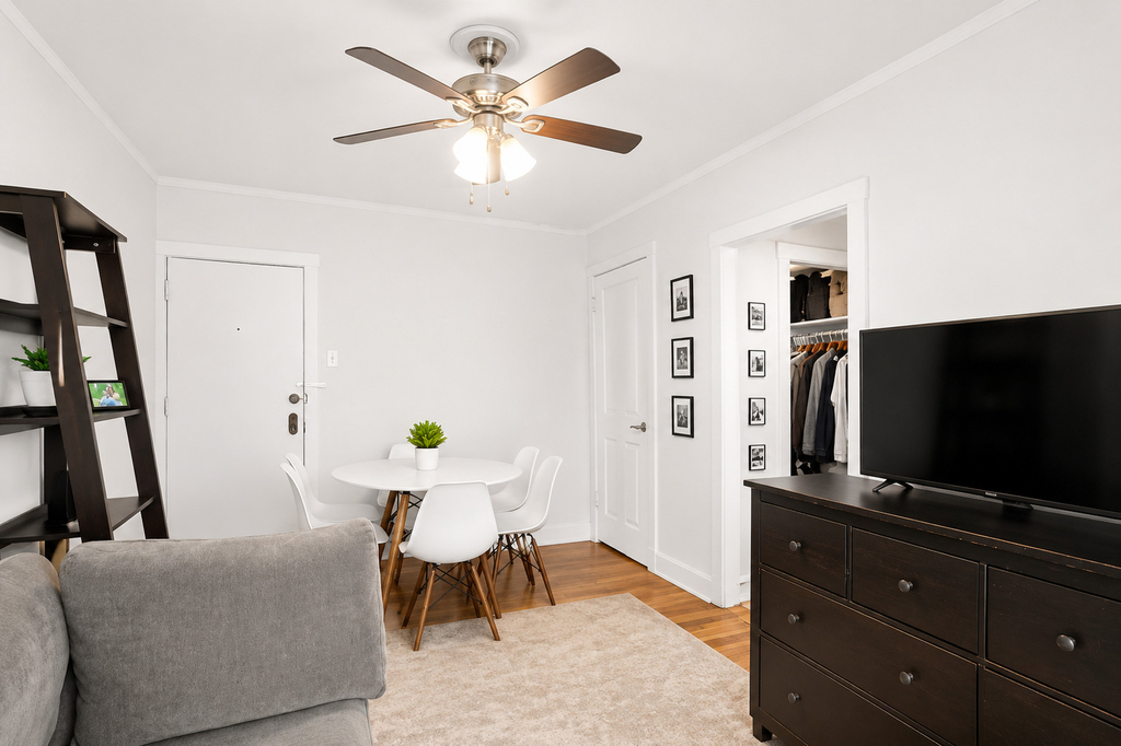 656 W Oakdale Avenue - Photo 5
