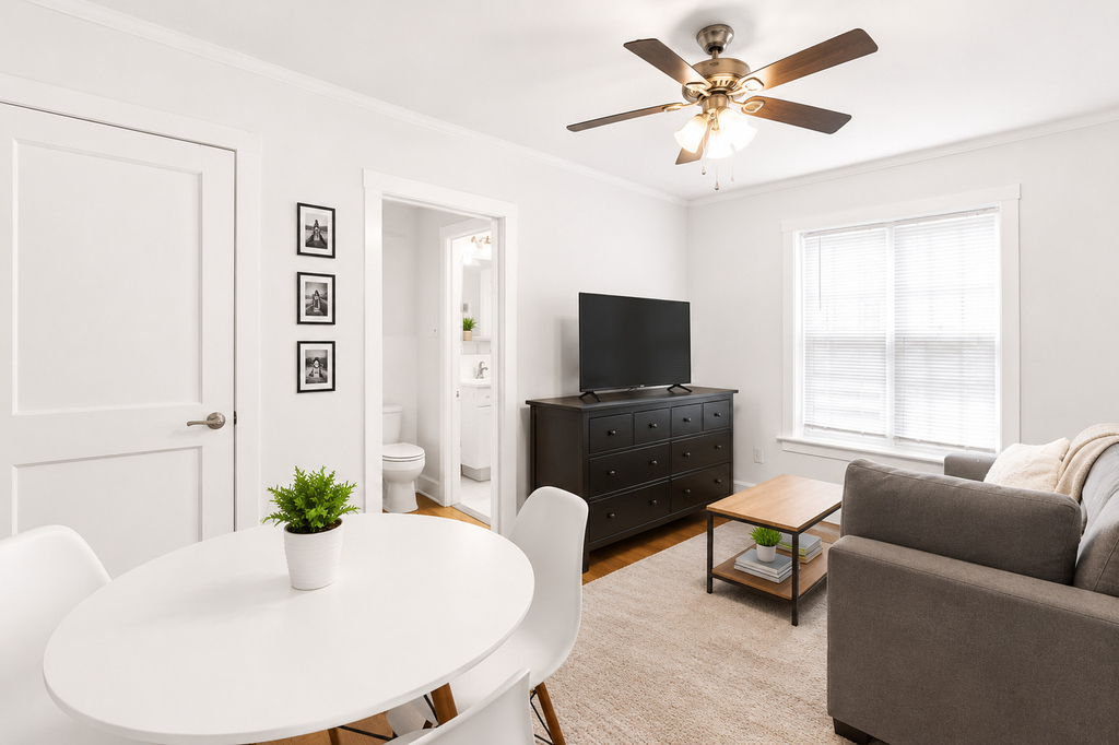 656 W Oakdale Avenue - Photo 2