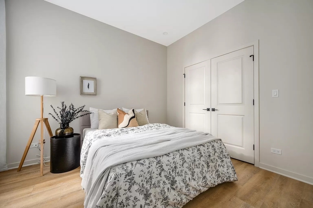 3153 N Tripp Avenue - Photo 12