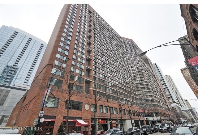 211 E Ohio Street - Photo 0