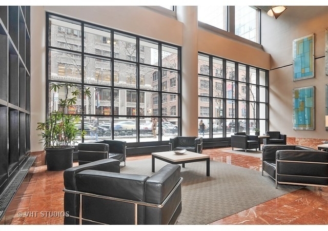 211 E Ohio Street - Photo 1