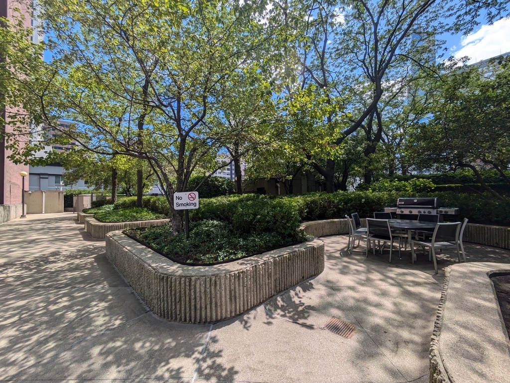 10 E Ontario Street - Photo 19