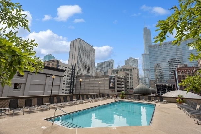 10 E Ontario Street - Photo 16