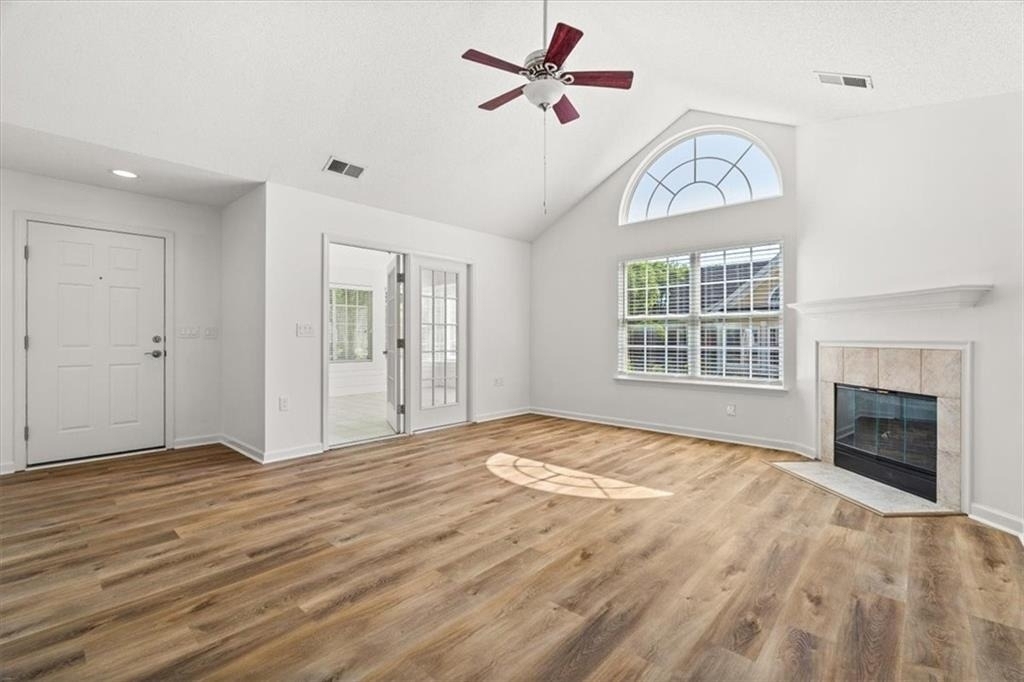 1305 Village Lane - Photo 2