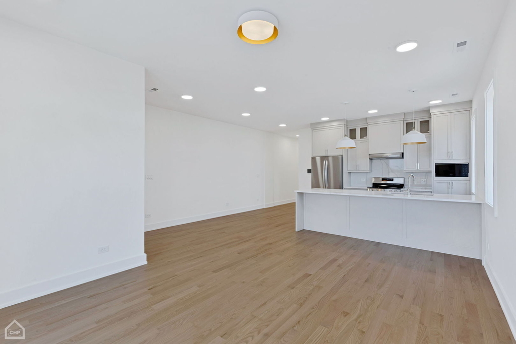 3545 W Belmont Avenue - Photo 4