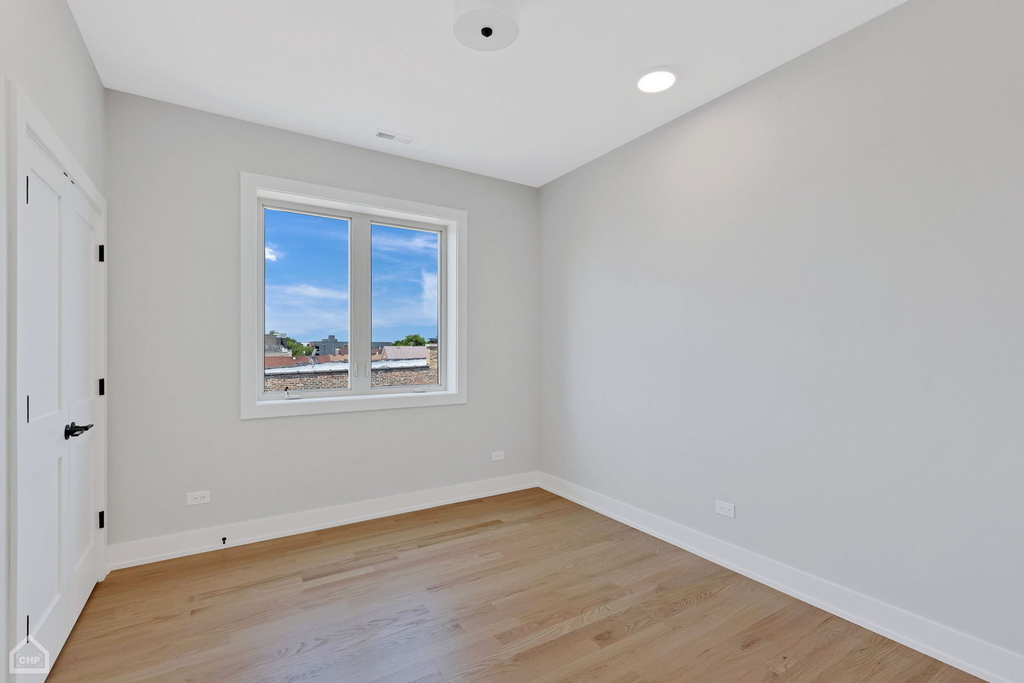 3545 W Belmont Avenue - Photo 11