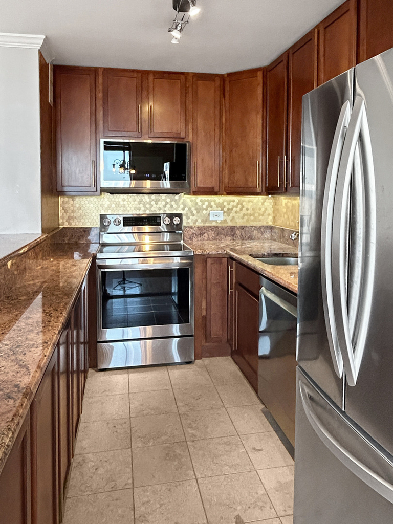 655 W Irving Park Road - Photo 4