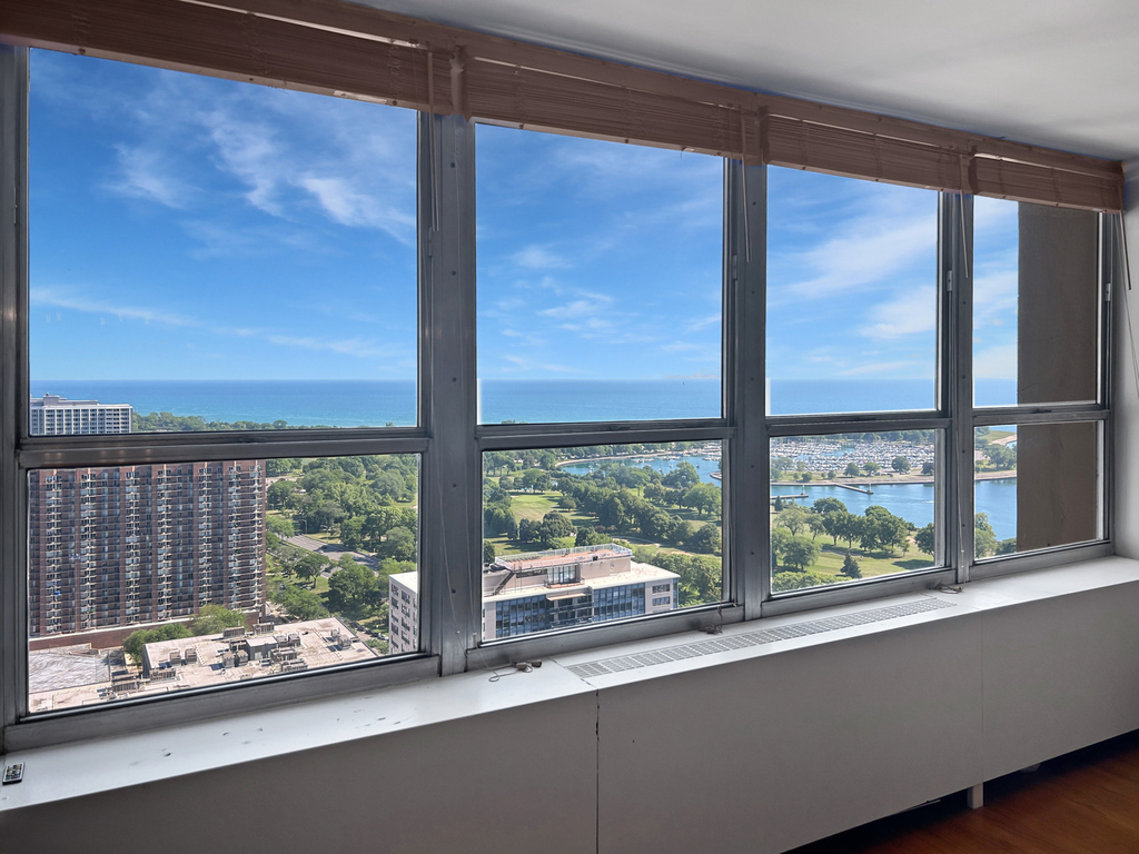 655 W Irving Park Road - Photo 12