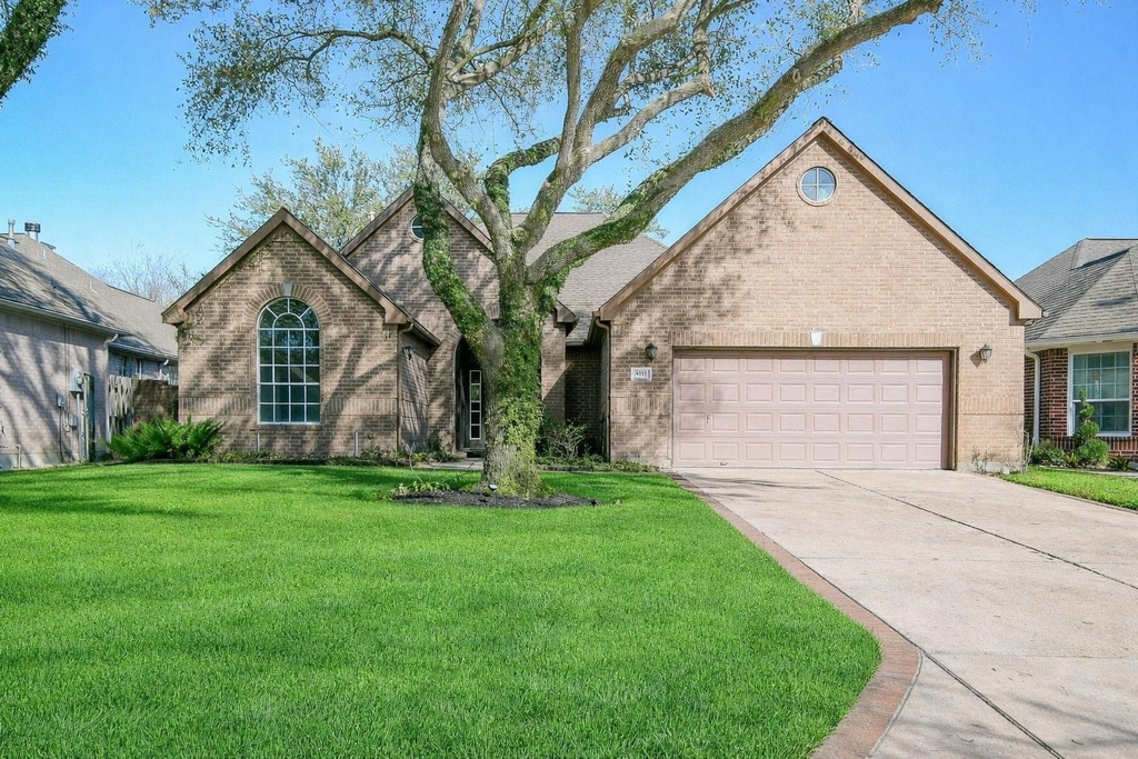 4111 Clubhollow - Photo 0