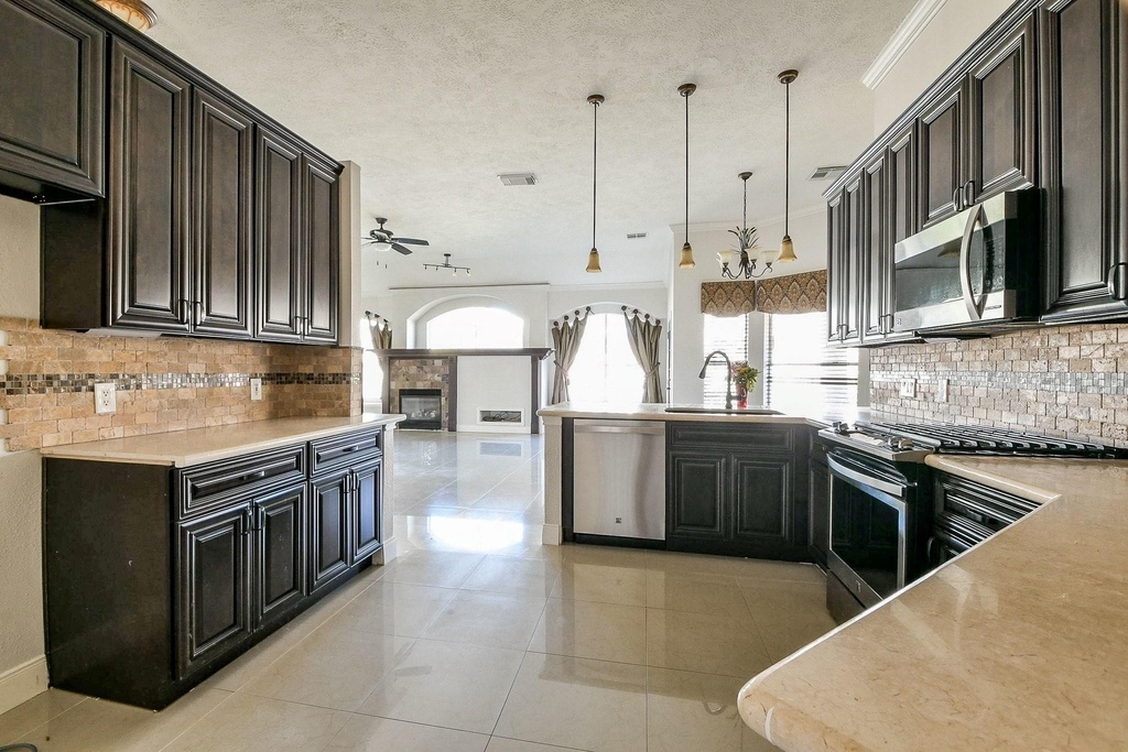 4111 Clubhollow - Photo 10