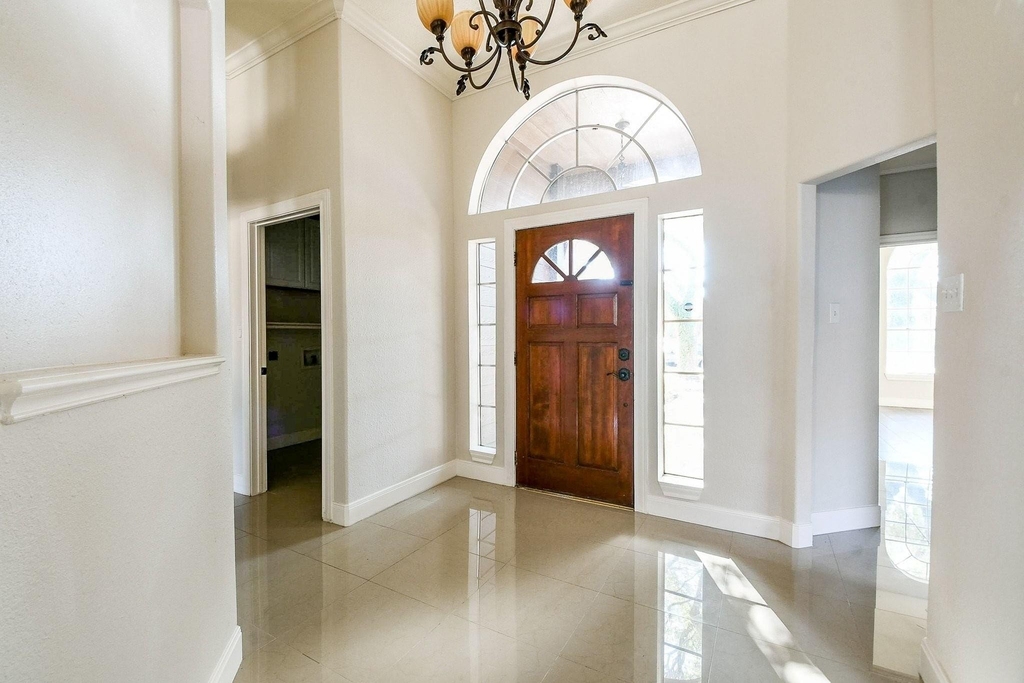 4111 Clubhollow - Photo 2