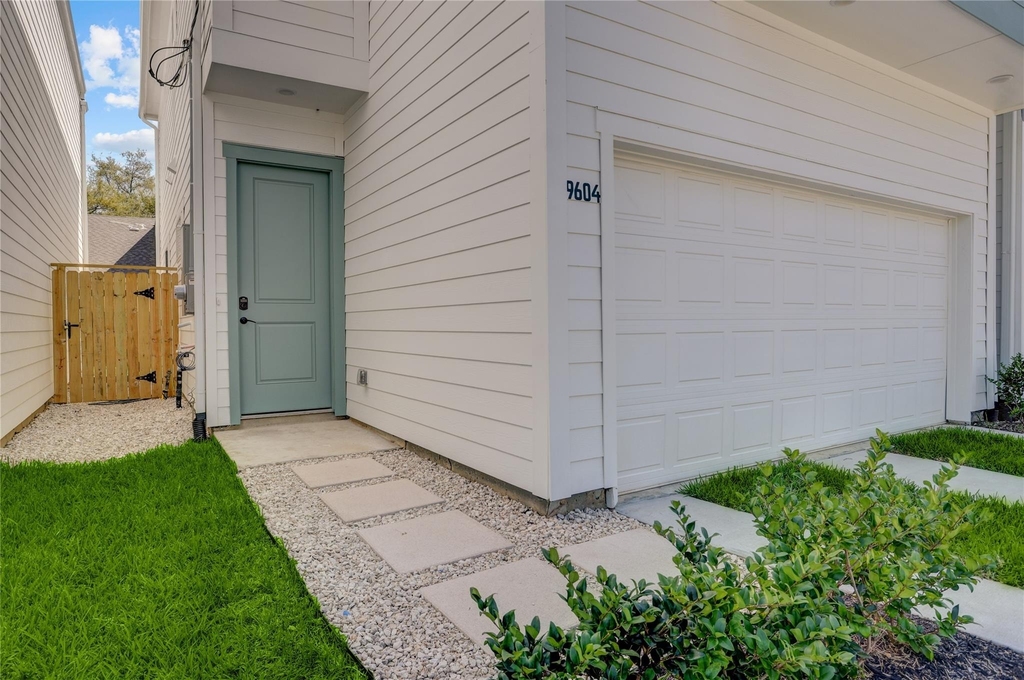 9604 Burden Street - Photo 6