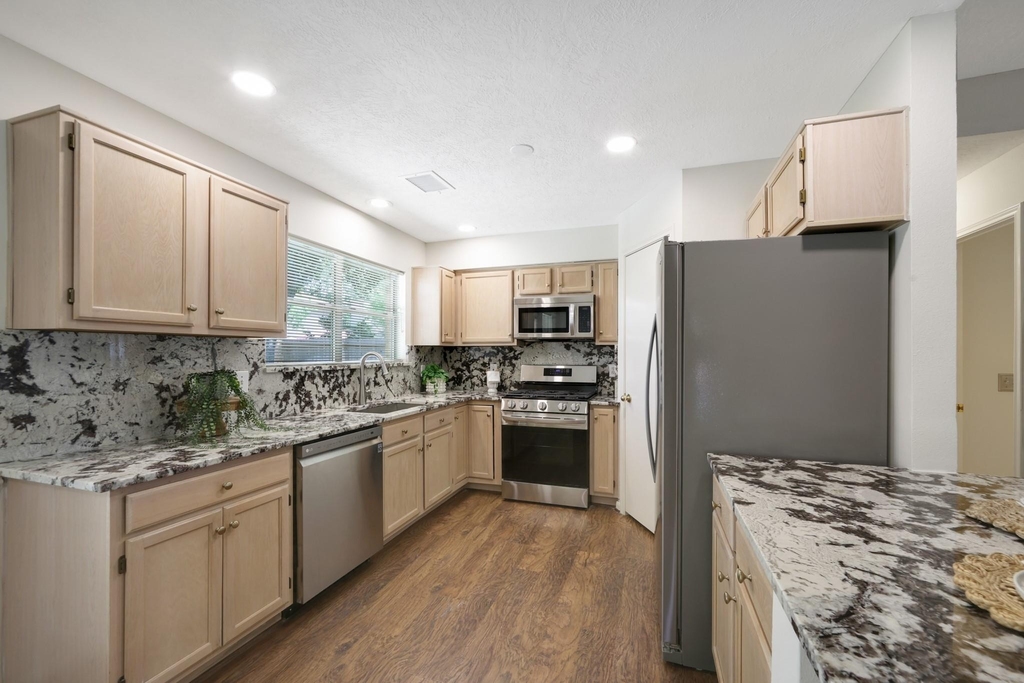 8910 Driftstone Drive - Photo 9