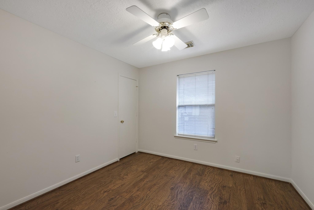 8910 Driftstone Drive - Photo 19