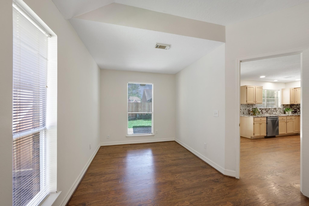 8910 Driftstone Drive - Photo 14