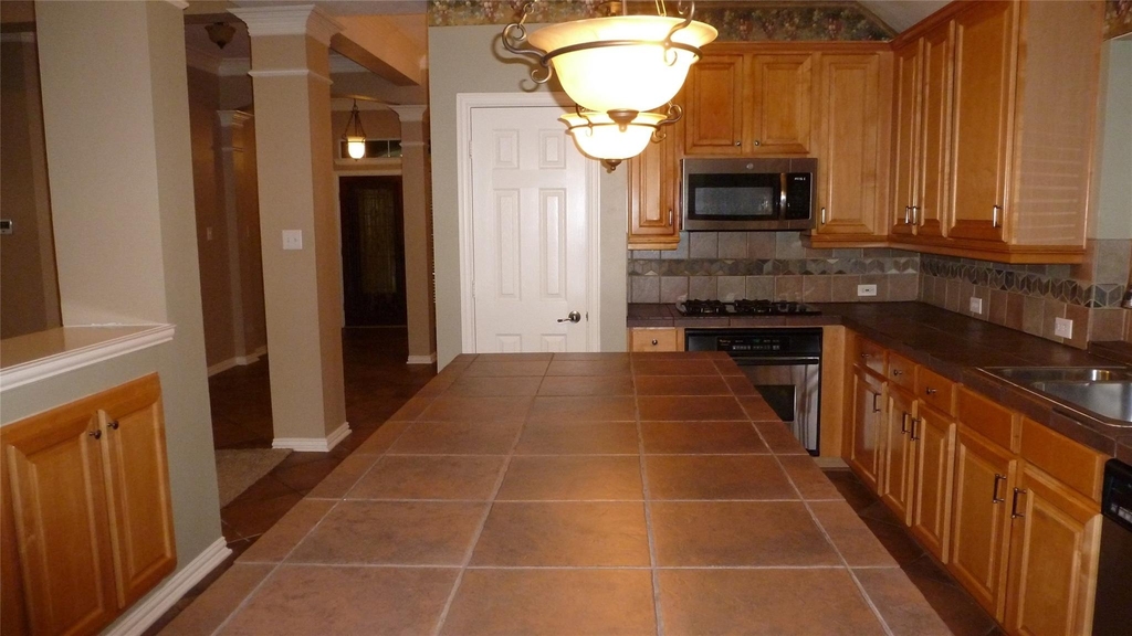 4823 Cypress Spring Drive - Photo 9