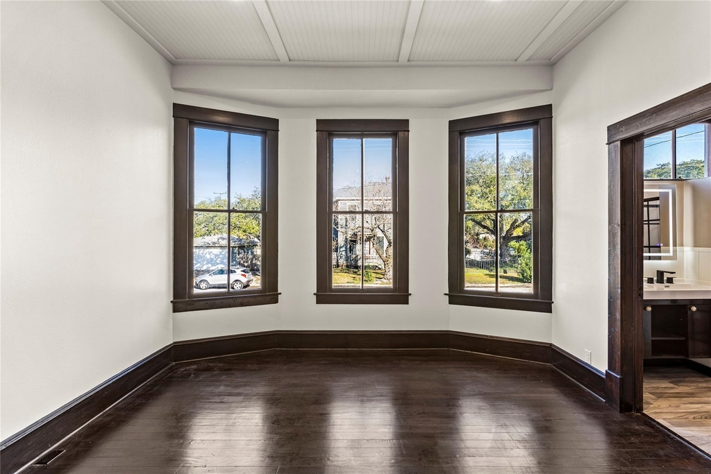 3902 Bernardo De Galvez - Photo 16