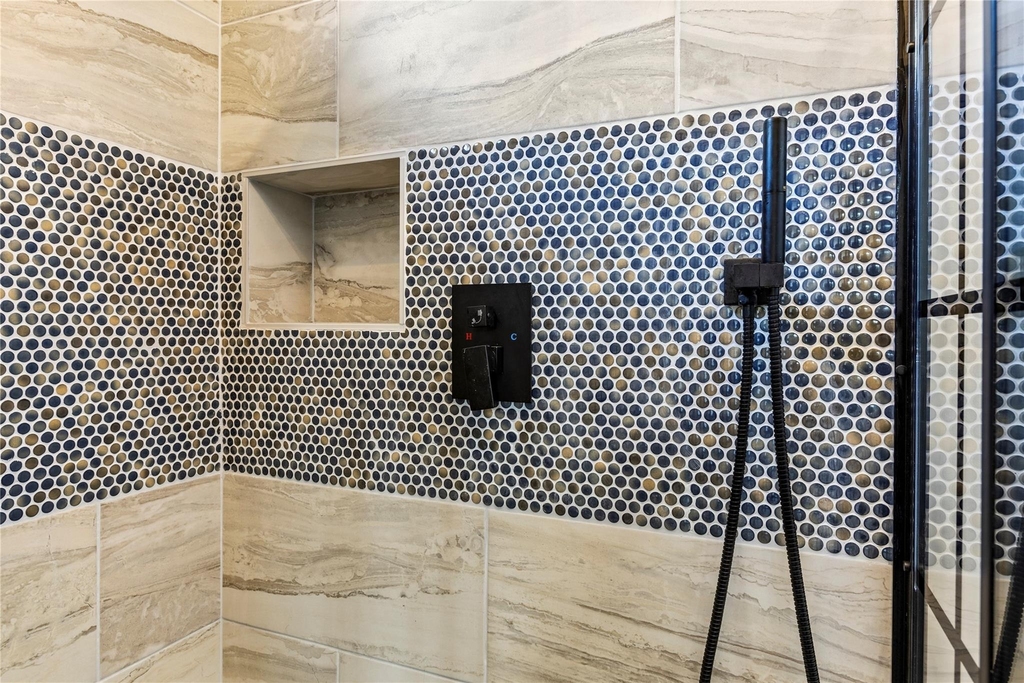 3902 Bernardo De Galvez - Photo 19