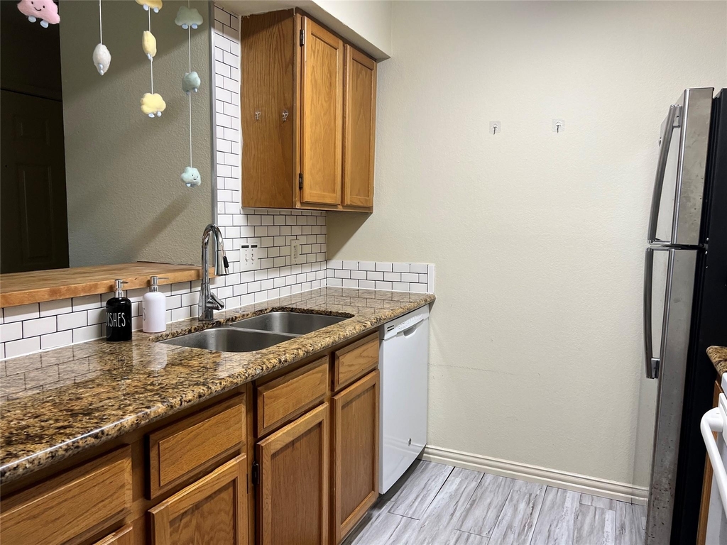 2120 El Paseo Street - Photo 10