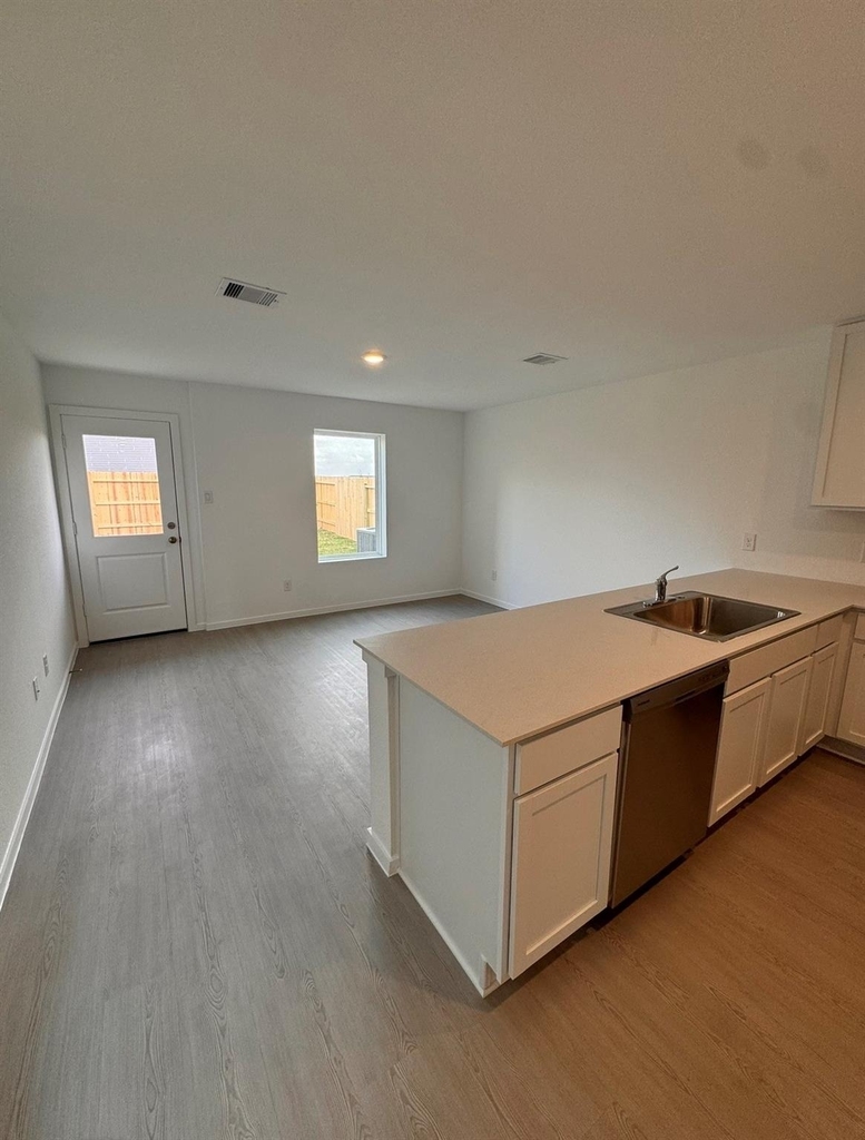 21483 Carosella Drive - Photo 2
