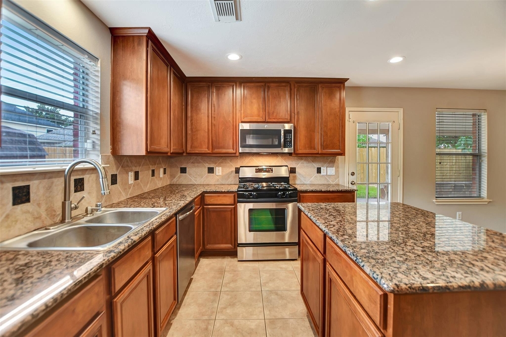 5410 Spring Oak Drive - Photo 16