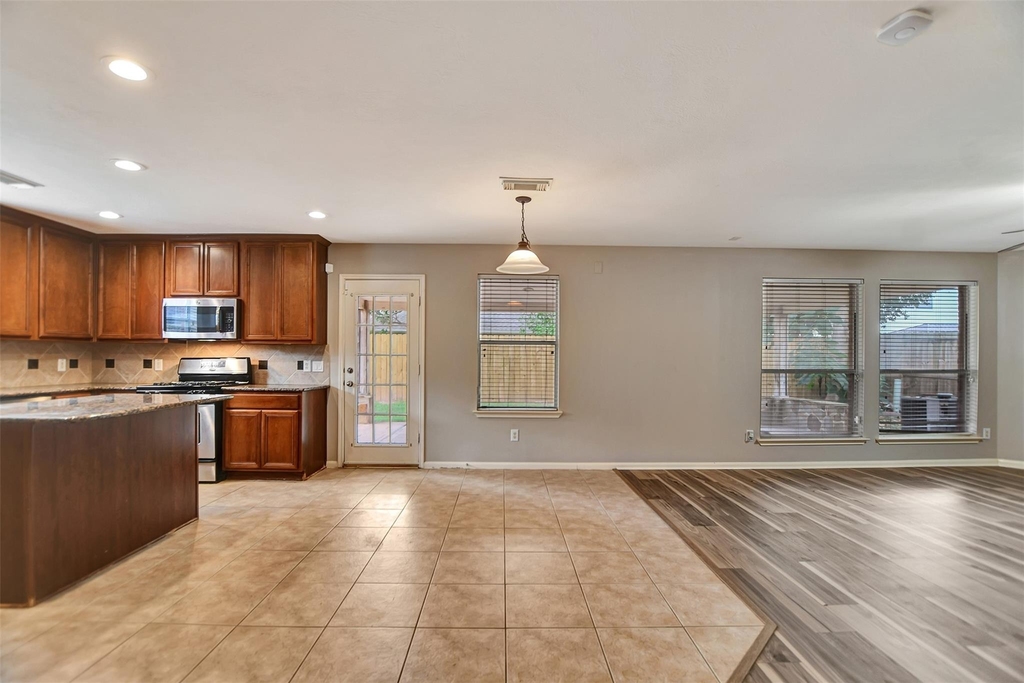 5410 Spring Oak Drive - Photo 11