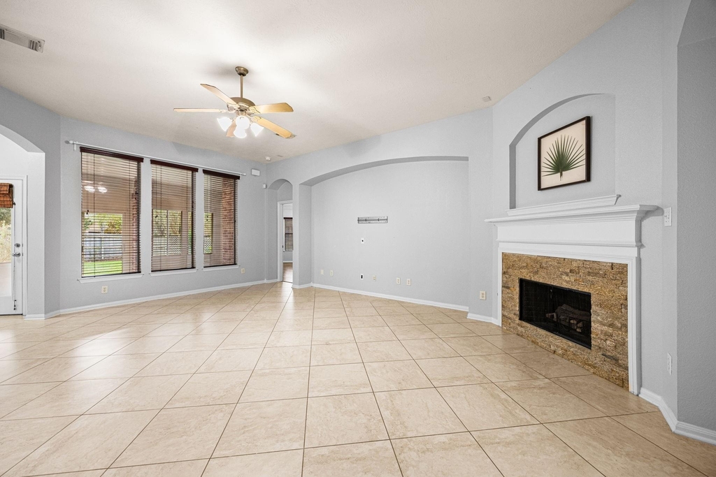 802 Floriencia Street - Photo 9