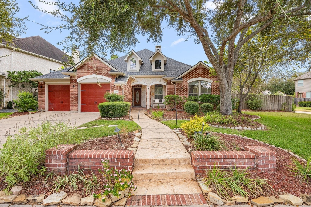 802 Floriencia Street - Photo 0