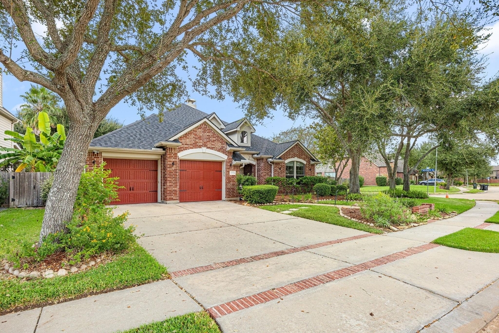 802 Floriencia Street - Photo 1