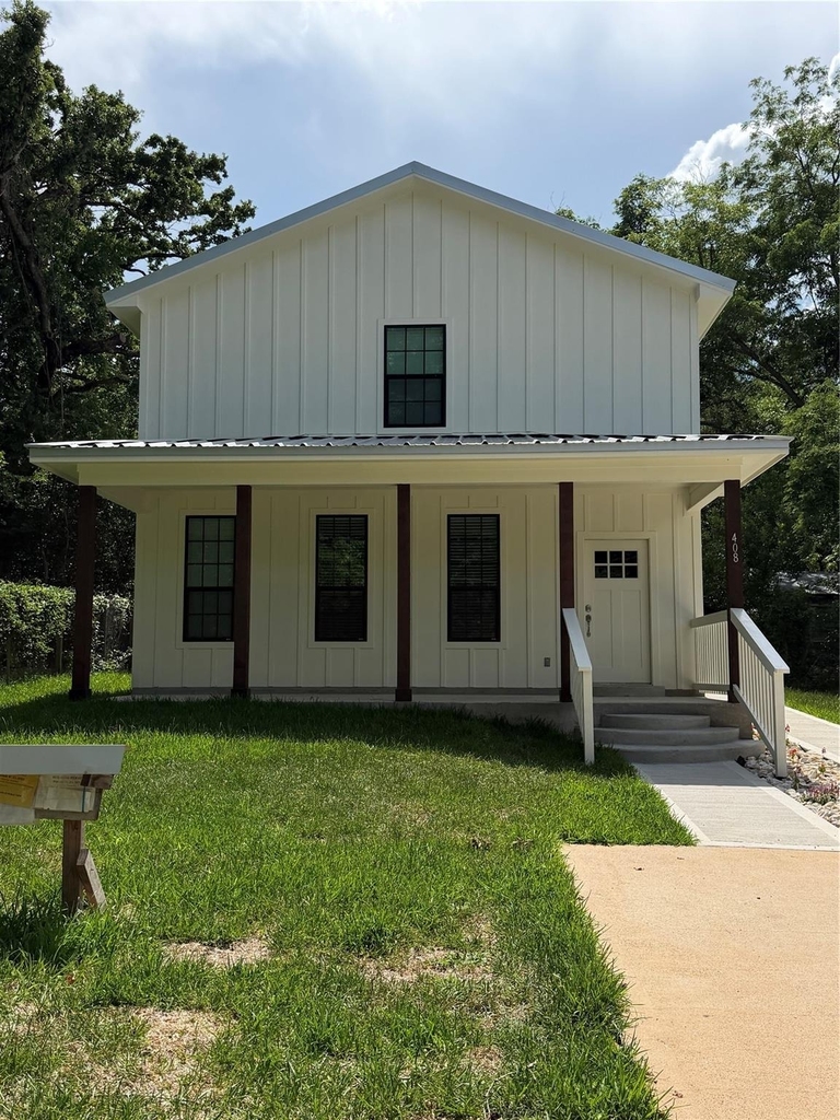 408 Mary Avenue - Photo 0